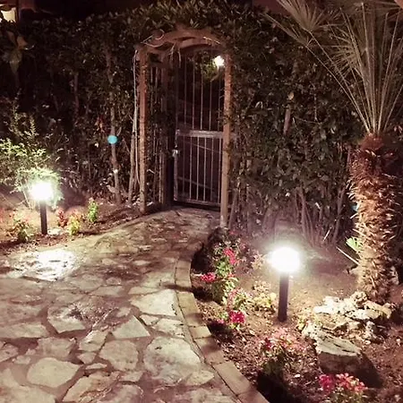 A Casa Di Rosi לינה וארוחת בוקר פורטו רקנאטי